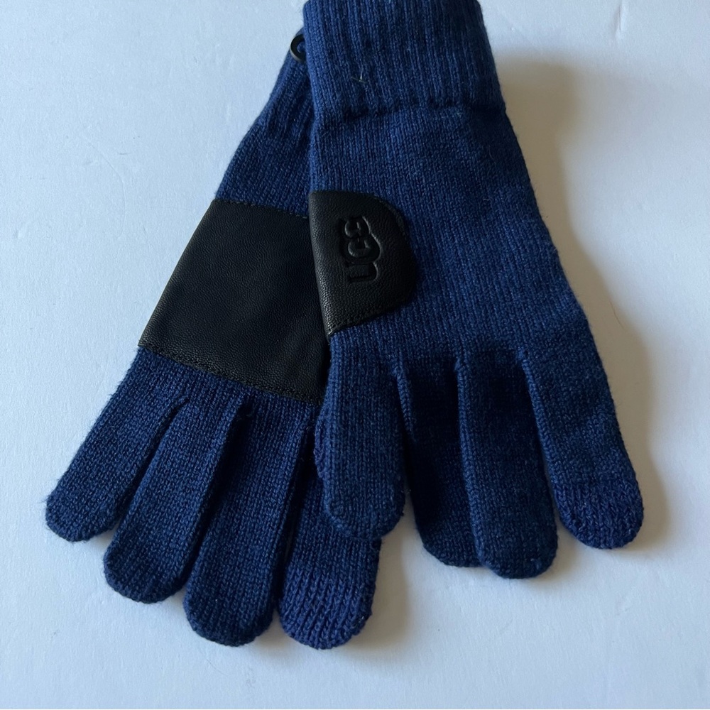 UGG MENS KNIT GLOVES WITH LEATHER PALM PATCHES WOOL BLEND NAVY BLUE OS NWOT